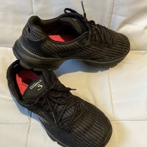 Women’s Walking Shoes